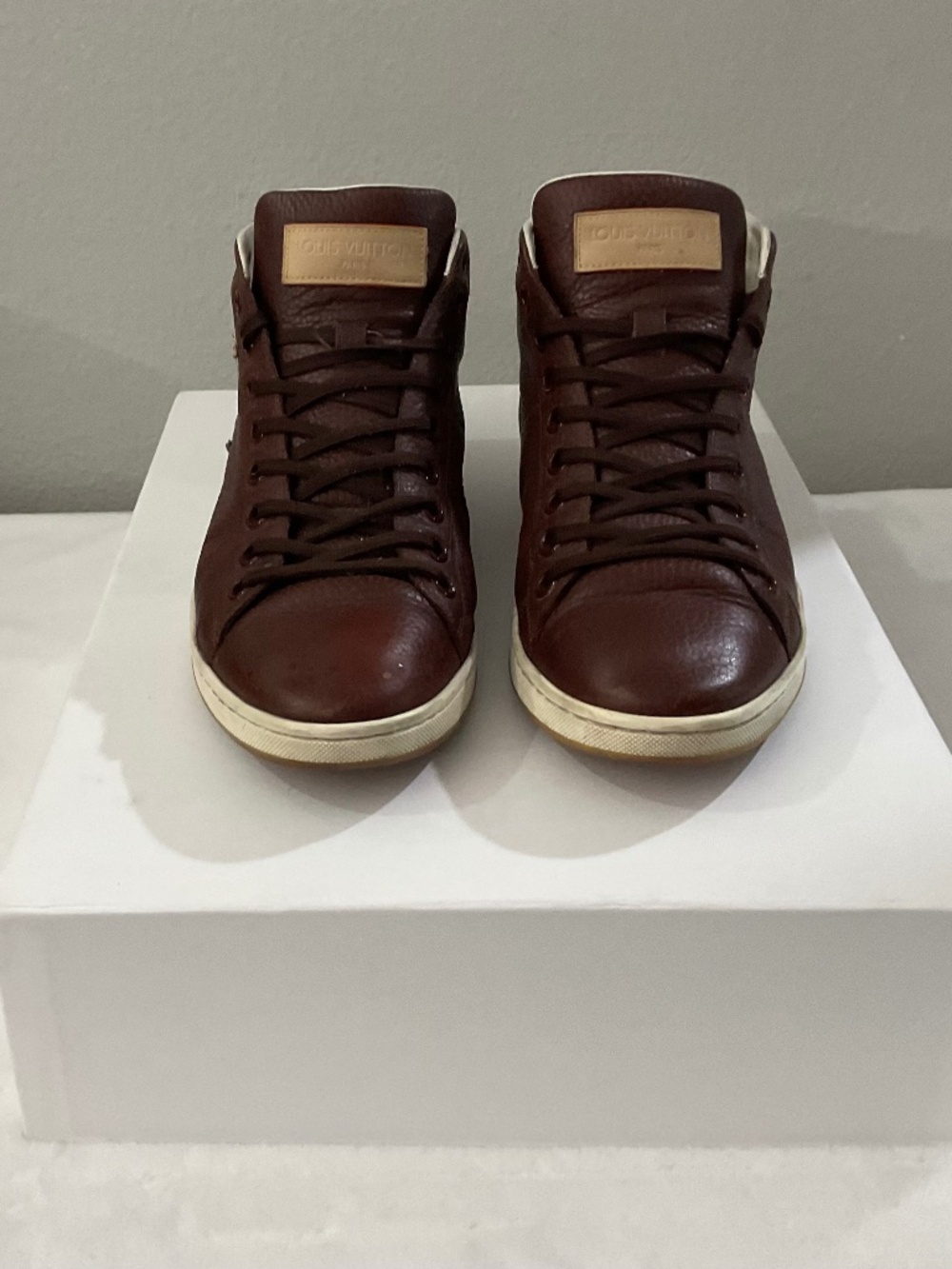 Louis Vuitton Hightop Sneakers, Size LV7 US 8.